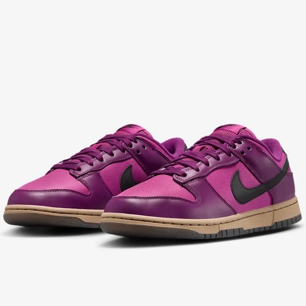 Nike Dunk Low Sneakers